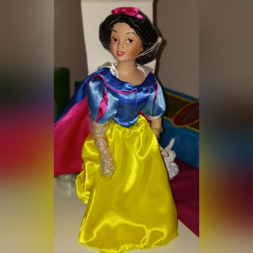 Snow White Disney PrincessBlue, Yellow, and Red Dress 14" Collectors Item In Box